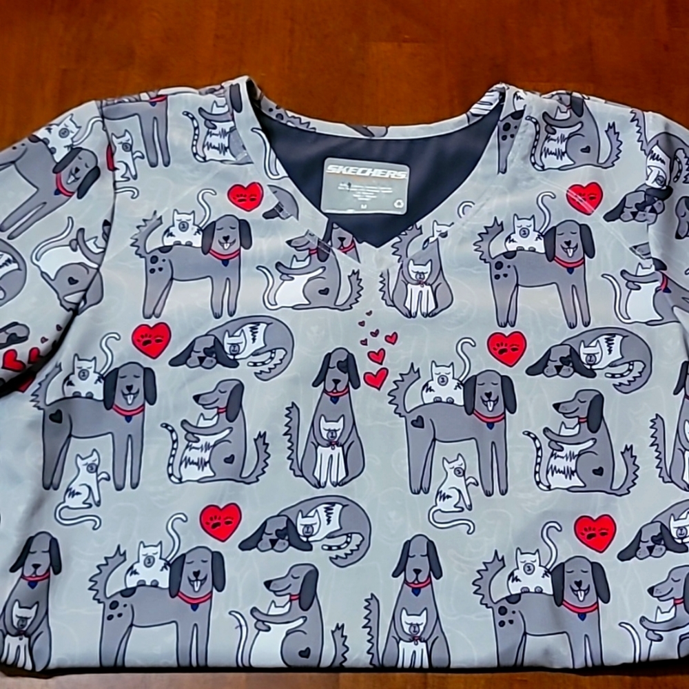 Skechers scrub top